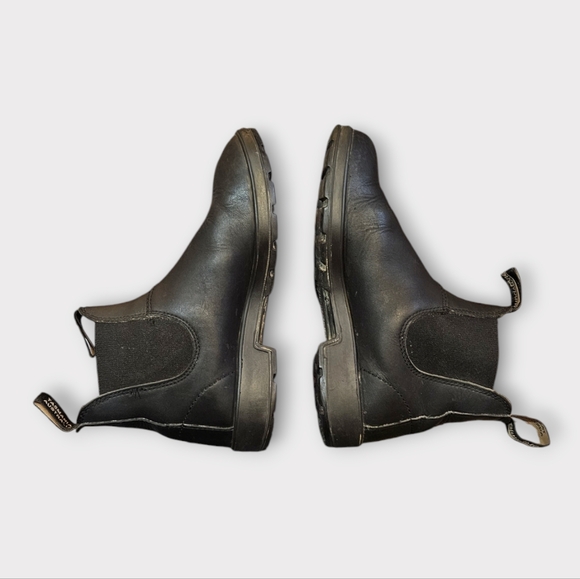 Blundstone Black Leather Chelsea Boots - Picture 4 of 10